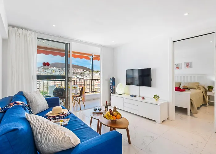 76. Los Cristianos First Sea Line, Parking, Wi Fi